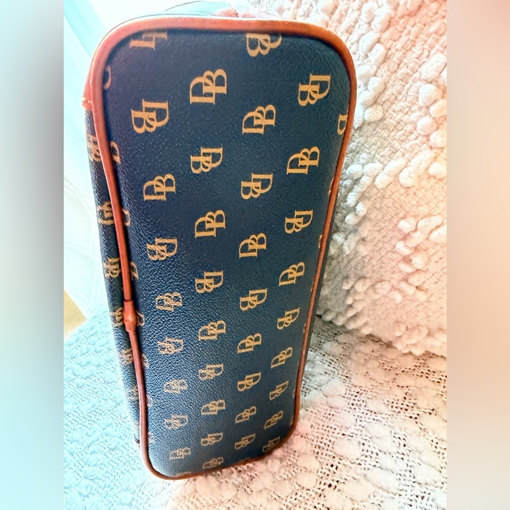 Dooney and Bourke Gretta Shoulder EUC Classic Old Money Bag Navy - Picture 9 of 13